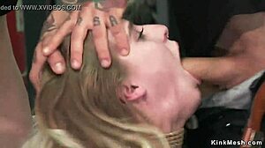 Yo, podívej na tuhle spinnerku, co ji prdí gang v boxerském gymu!