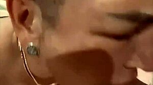 Měl jsem párty s tou MILF a skončili jsme šukáním ve sprše, bože