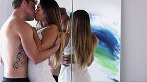 Morena Eva Lovia clavada por polla enorme