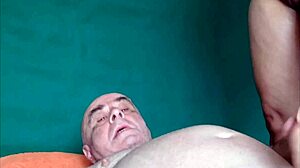 Agarabas ve Olpr ile Sik Masajı Öğretmek