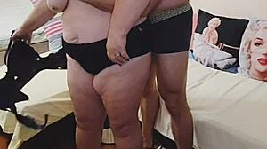 عجوز بي بي دبليو ناضجة جدة تُبز بأسلوب عتيق مشعر