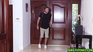 Wow! Vanna Bardot Pleases Her Stepbrother With Blowjob!