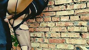 예쁜 베이비 팬티호스에 묶여 격렬한 판타지