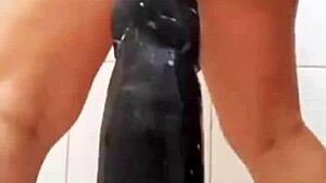 Mirelladelicia says, 'Watch my big ass twerk and masturbate.'