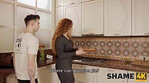 Шейм4к рыжеволосая милф в чулках в жарком свидании