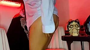 Karol G Perreo Dancing