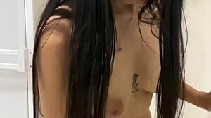 Sex in bathroom ends with cum on face 😏