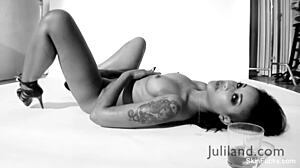 Skin Diamond's Solo Session with Brunette Ebony Beauty