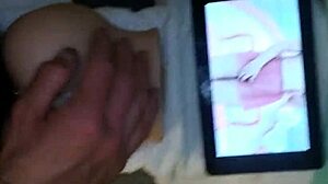 Thicklong1991 si fa una sega da solo in stile porno retrò