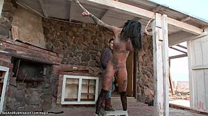 Busty tatuerad tonåring 18+ bunden och knullad