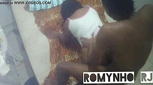 Novinha rabetao giving her ass rough anal play