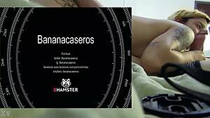 Hey, knepper min steddatter i hendes thongtrusser 😍 rider far hårdt