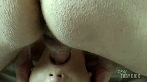 hottie gives me her throat