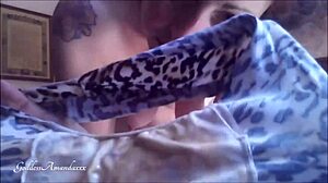 milf babe in cheetah panties gets creampie