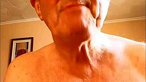 watch me cum on biscuit while staring at bengeeman