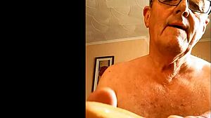 watch me cum on biscuit while staring at bengeeman