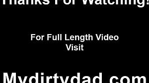 Fiicele vitrege își tachinează tatăl vitreg excitat