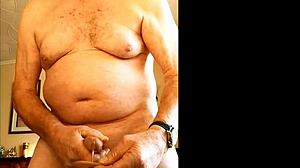 watch me cum on biscuit while staring at bengeeman