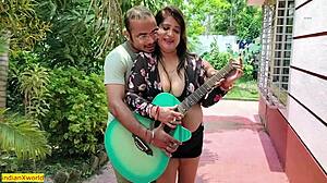 Indiska flickvänner har riktig oredigerad sex med ung 18+ älskare i vild action