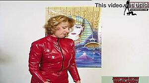 Deutsche Lesben Bdsm Session Mit Spanking Fetish Slave Milf European Femdom