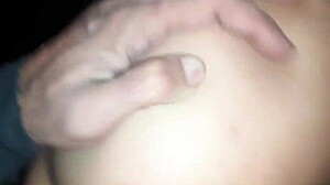 Comendo a putinha na beira da estrada!