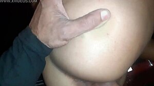 Comendo a putinha na beira da estrada!