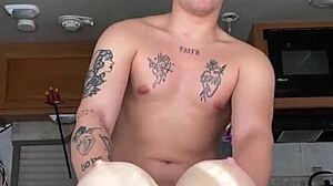 Joshuaaalewisss fucks his life size toy while girl is away