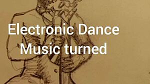 Electronic Soul Music Shifts to Acoustic Soul Vibes