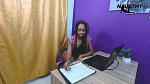 A Call To The Call Center Ends In Masturbation