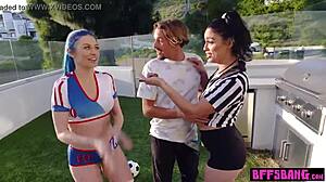 Napalona nastolatka z piłki nożnej 18+ 18+ drażni kapitana z wielkim pakietem