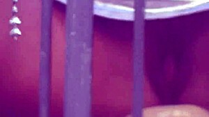 暴露狂妻子Helena Price在Fantasy Fest公共场合闪露裙底小穴