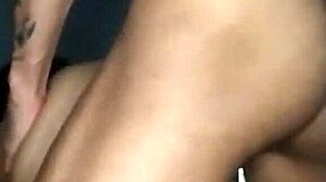 Comendo a novinha amadora no sofa