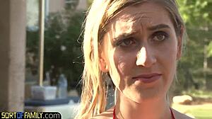 Ung amatør frister ebony stedfar for forbudt moro