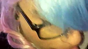 Crossdresser Onderwerpt Zich aan Harde Dominatie in Intense Gay Ontmoeting