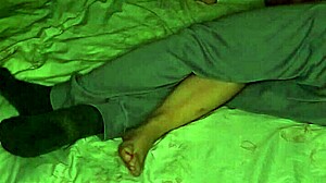 Denne varme blondine med store bryster fik flere orgasmer. Det skete på en kold nat med LuxuryOrgasm.