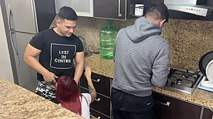 Nevesta podvádza na svadbe s odvážnym dotykom priateľov