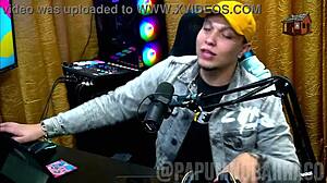 ela ficou peladinha pro apresentador mostrou o peito natural e empinou gostoso - bruna carlos