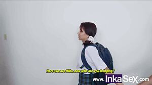 18 साल की स्टीपडॉटर स्ट्रगल करती है जब बस्टि स्टीपमॉम अपने लवर्स को वाइल्ड थ्रीसम में बांग करती है