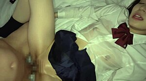 贪婪亚洲少女渴望生内射，是的！