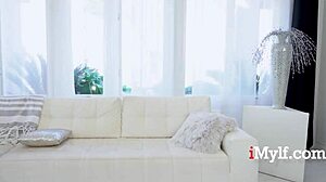 Уау, естествена MILF Jessica Starling чукана здраво на див обяд!