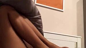 little asian amateur explores her big ass