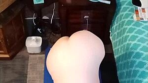 Good morning naked yoga with Vee! Watch natural tits and big ass early!