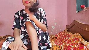 नेबर भाभी देवर से फोर्स्ड हुई