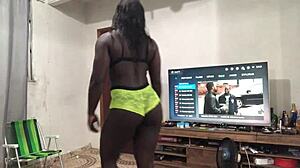 Gas Deliverer Fucks Porn Actress Fernanda Chocolate!