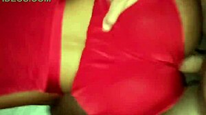 puxei o shortinho curto pro lado e meti na buceta dessa vadia gostosa