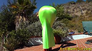 Round Ass Whore in Stockings Gets Outdoor Anal and Gaping