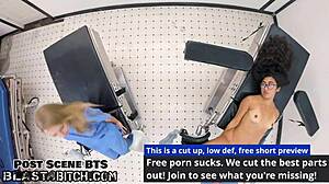 Docteur Tampa éclabousse du sperme sur la cuisse de Jasmine Rose