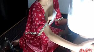 इंडियन भाभी युवा 18+ देवर द्वारा प्रलोभन में क्रीमपाई मिलती है