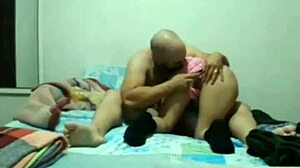 i chupou and colocou shortinho de lado, deu buceta e cu bem gostoso