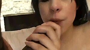 Valmis naimaan minkä tahansa mustan kaverin isolla kyrvällä